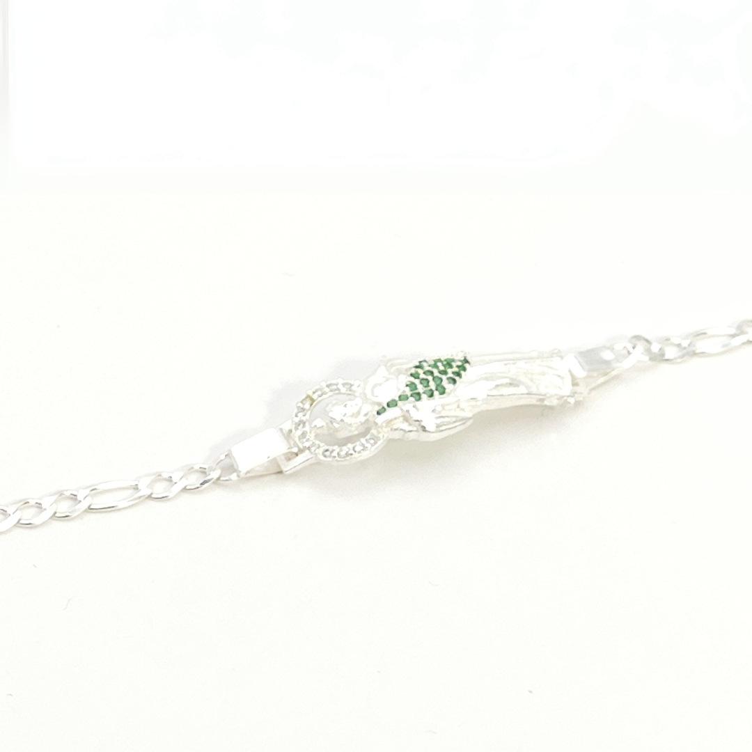 Esclava de San Judas de Plata de 19.5 cm de largo, Figura mide 3.5 cm de alto x 1 cm de ancho Calvario Joyas